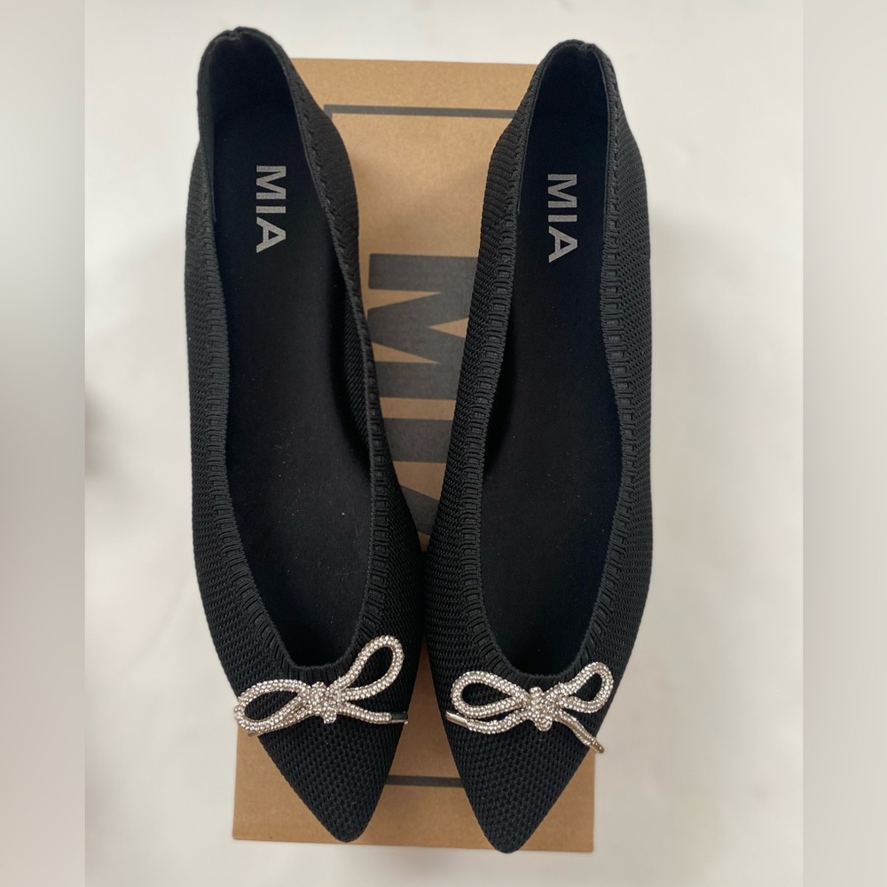 MIA Jazlyn 10M Black Pointed Toe Ballet Flat Silver Crystal Bow tie Detail Shoes
